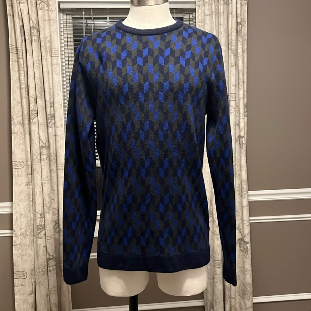 Lacoste patterned 100% virgin wool sweater. Made in Romania